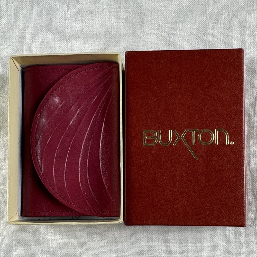 Buxton Women's Burgundy Key & Card Holder Vintage Key-Tainer
